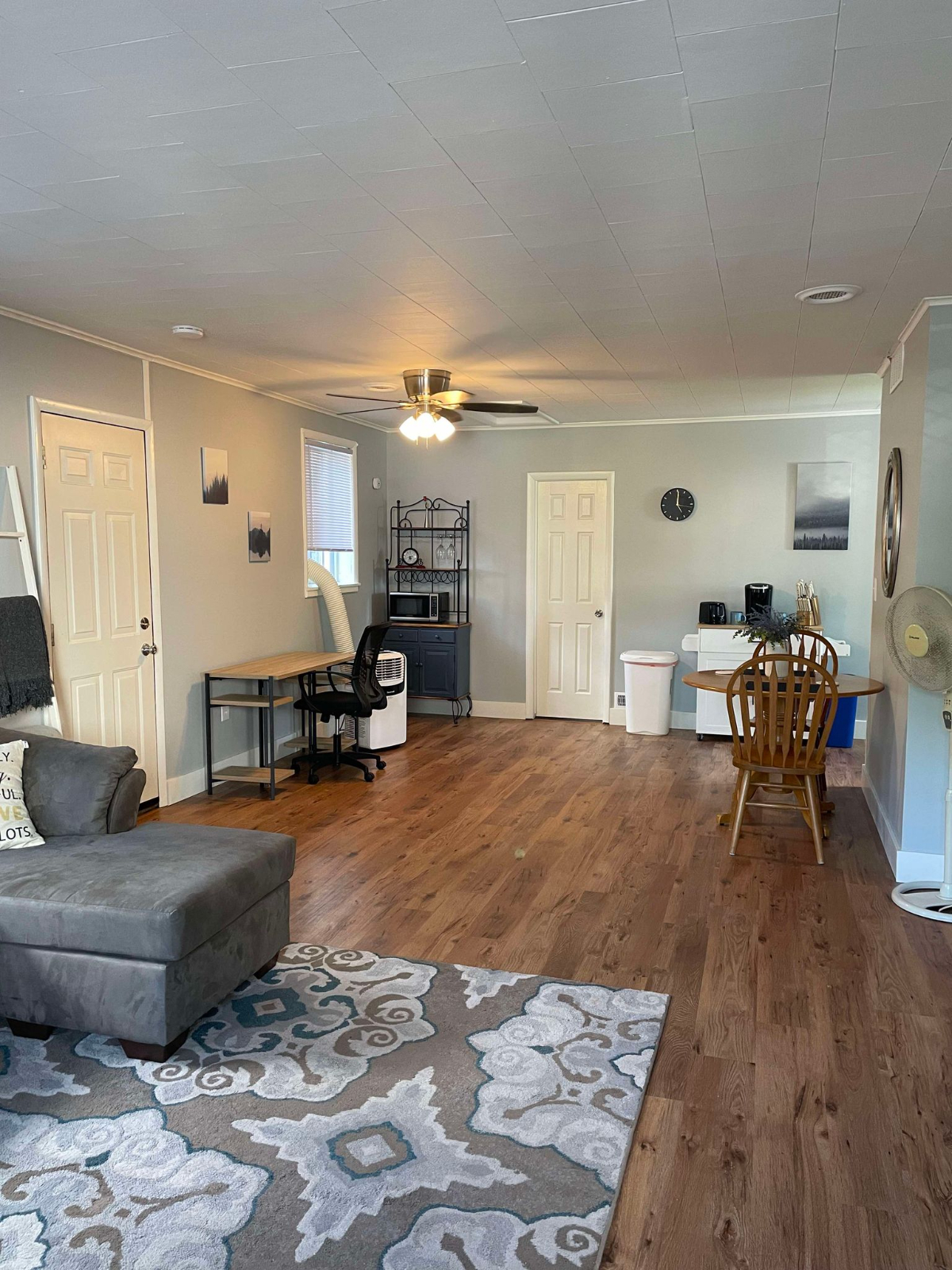 Welcome Home - Charming Private Retreat Near Airport & Hospitals in Syracuse, NY - Photo 7