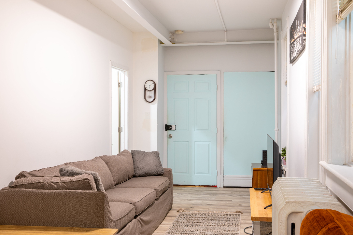 3 Bedroom Apartment 5min to Albany Med, Modern Comforts - Steps to Trendy Bars & Washington Park & S - Photo 4