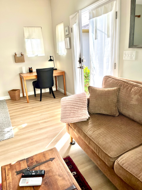 Serene Studio Apartment in MidTown Ventura (Hospital Neighborhood) - Photo 5