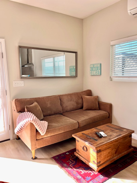 Serene Studio Apartment in MidTown Ventura (Hospital Neighborhood) - Photo 4