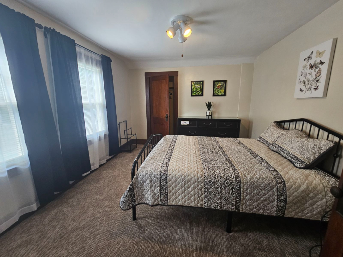 Comfy Upstairs Apt - Photo 10