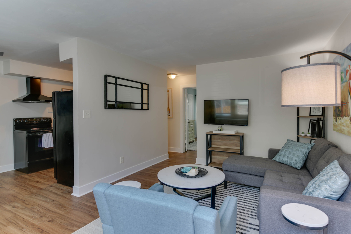 Renovated & Fully Furnished 1-Bedroom Condo - Conveniently Located - Photo 3