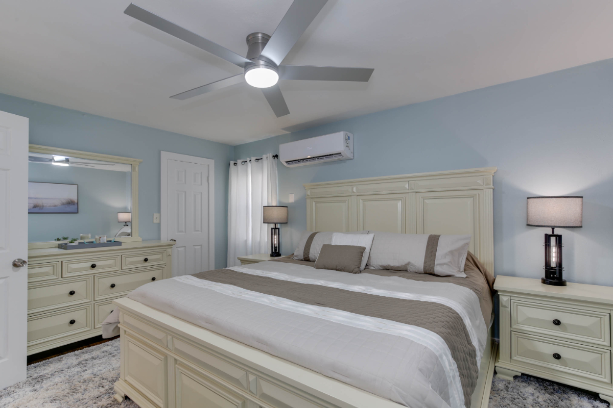 Renovated & Fully Furnished 1-Bedroom Condo - Conveniently Located - Photo 11
