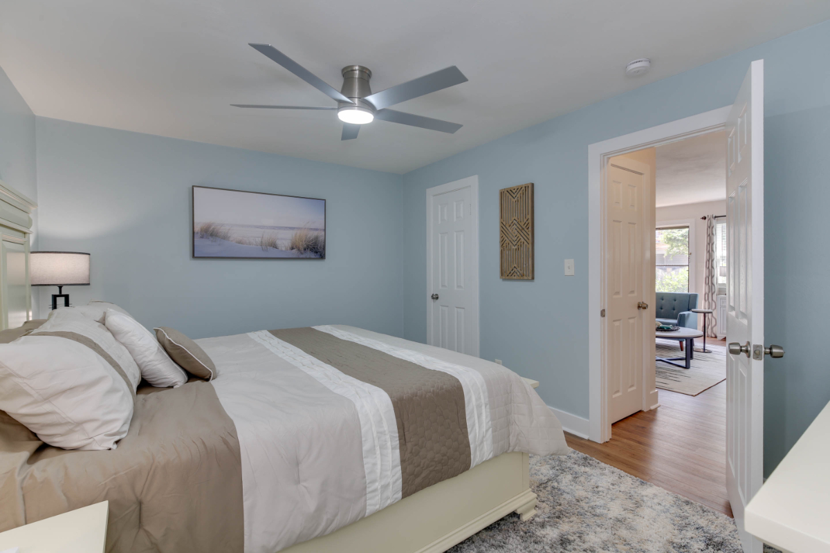 Renovated & Fully Furnished 1-Bedroom Condo - Conveniently Located - Photo 12