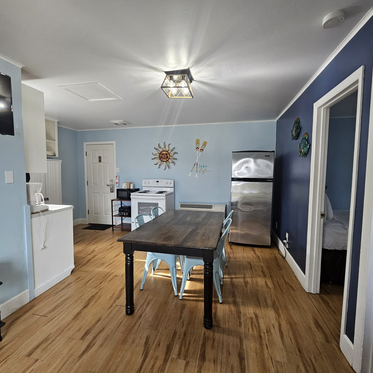 Skylark Shores -Cabin 120 - 2 Double's & Kitchen - Photo 2