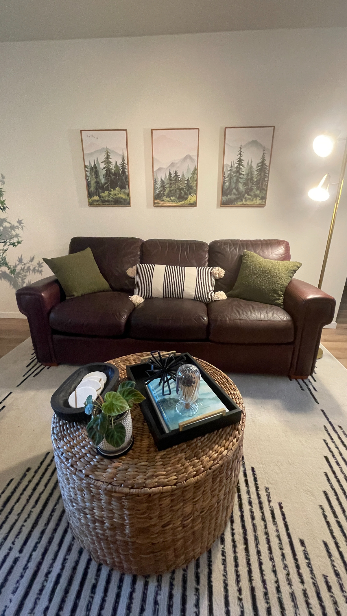Tastefully furnished 1-bedroom condo close to Bellevue downtown - Photo 2