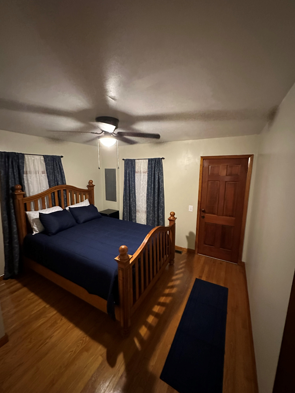 4 Bedroom Private Home - Photo 4