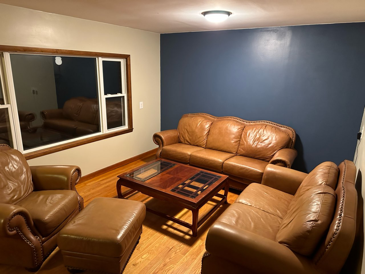 4 Bedroom Private Home - Photo 9