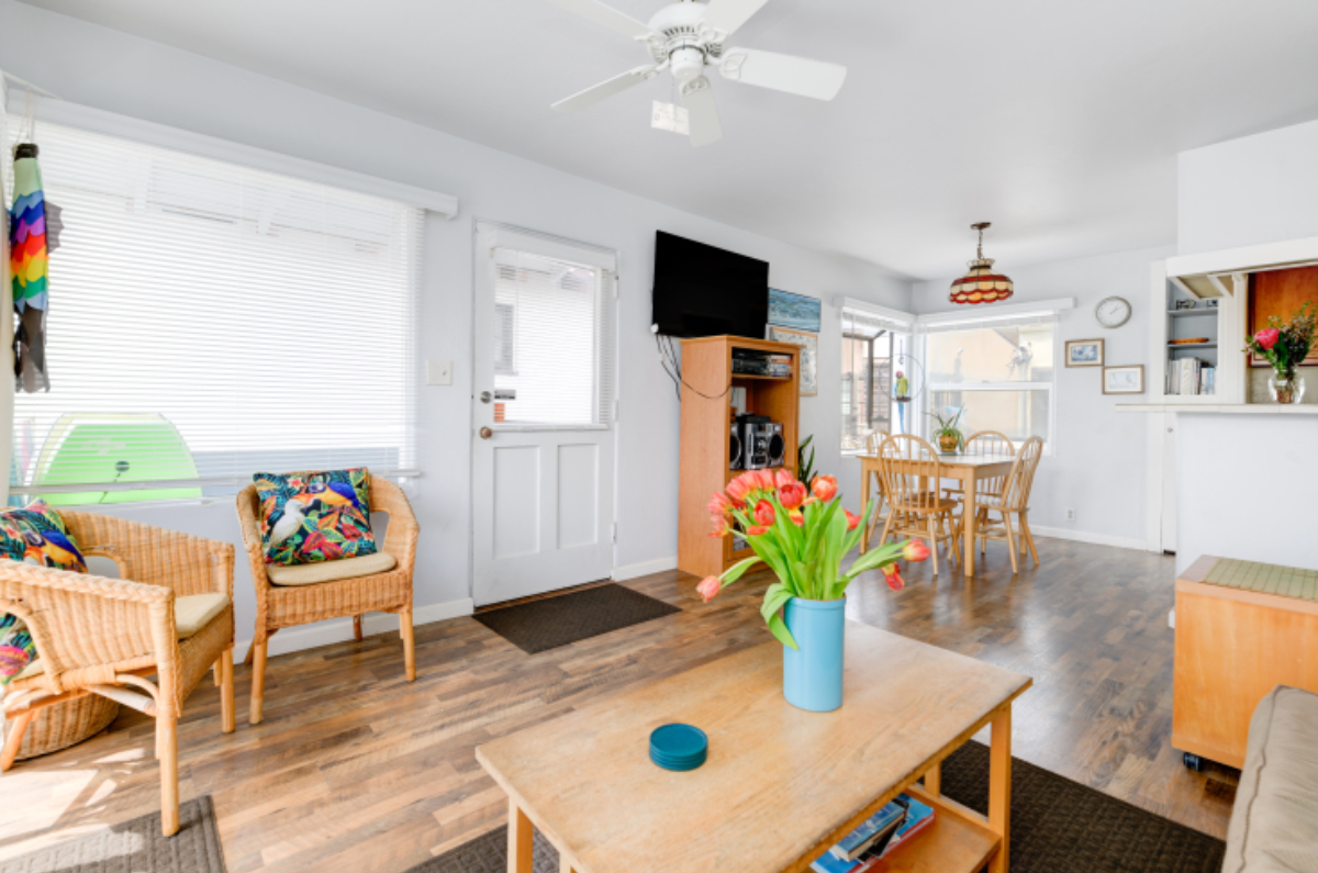 Beach Views, Dedicated Parking, Washer/Dryer - Photo 4