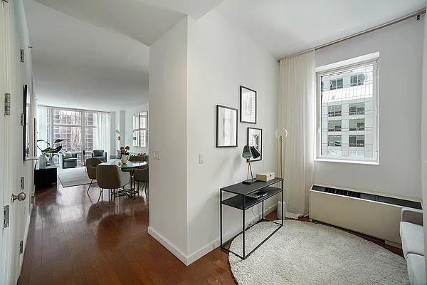 Iconic Times Square Penthouse - Photo 6