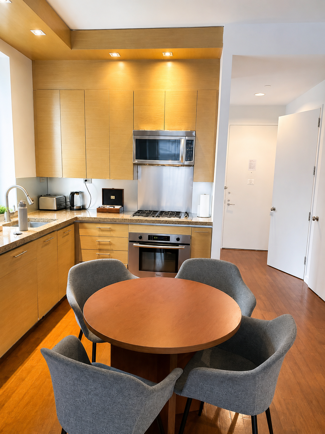 Iconic Times Square Penthouse - Photo 5