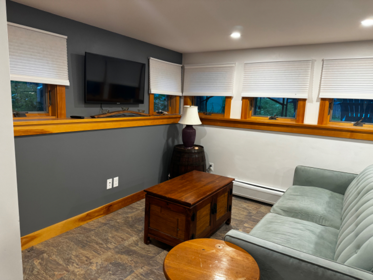 Separate Suite - Photo 1