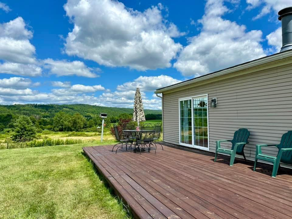 Pristine home with gorgeous views, close to hospitals, price per bedroom - Photo 9