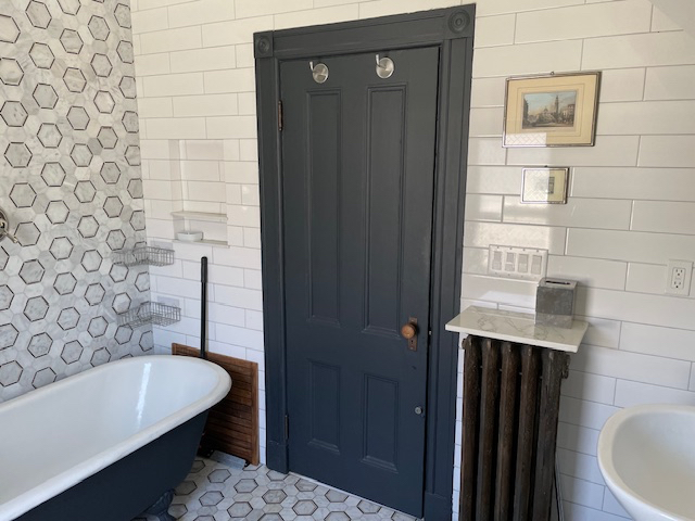 Guest Apartment in 1905 Victorian House - Photo 10