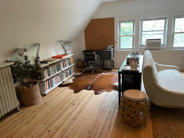 Guest Apartment in 1905 Victorian House - Photo 4