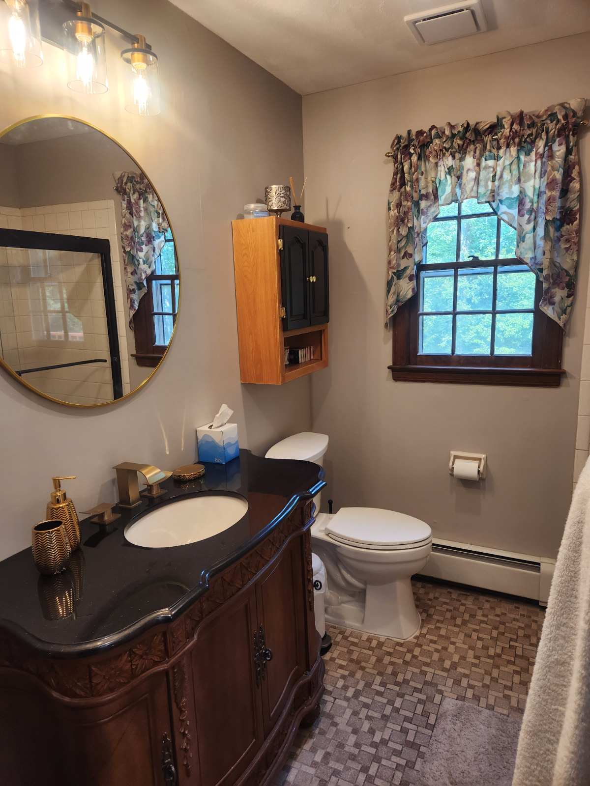 Cozy Modern Cottage on Middle Island next to Golf, Country Club and Lakes. - Photo 5