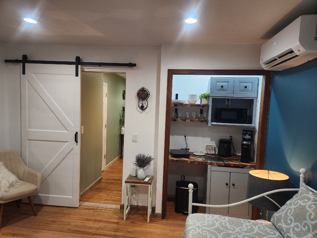 Cozy Modern Cottage on Middle Island next to Golf, Country Club and Lakes. - Photo 6