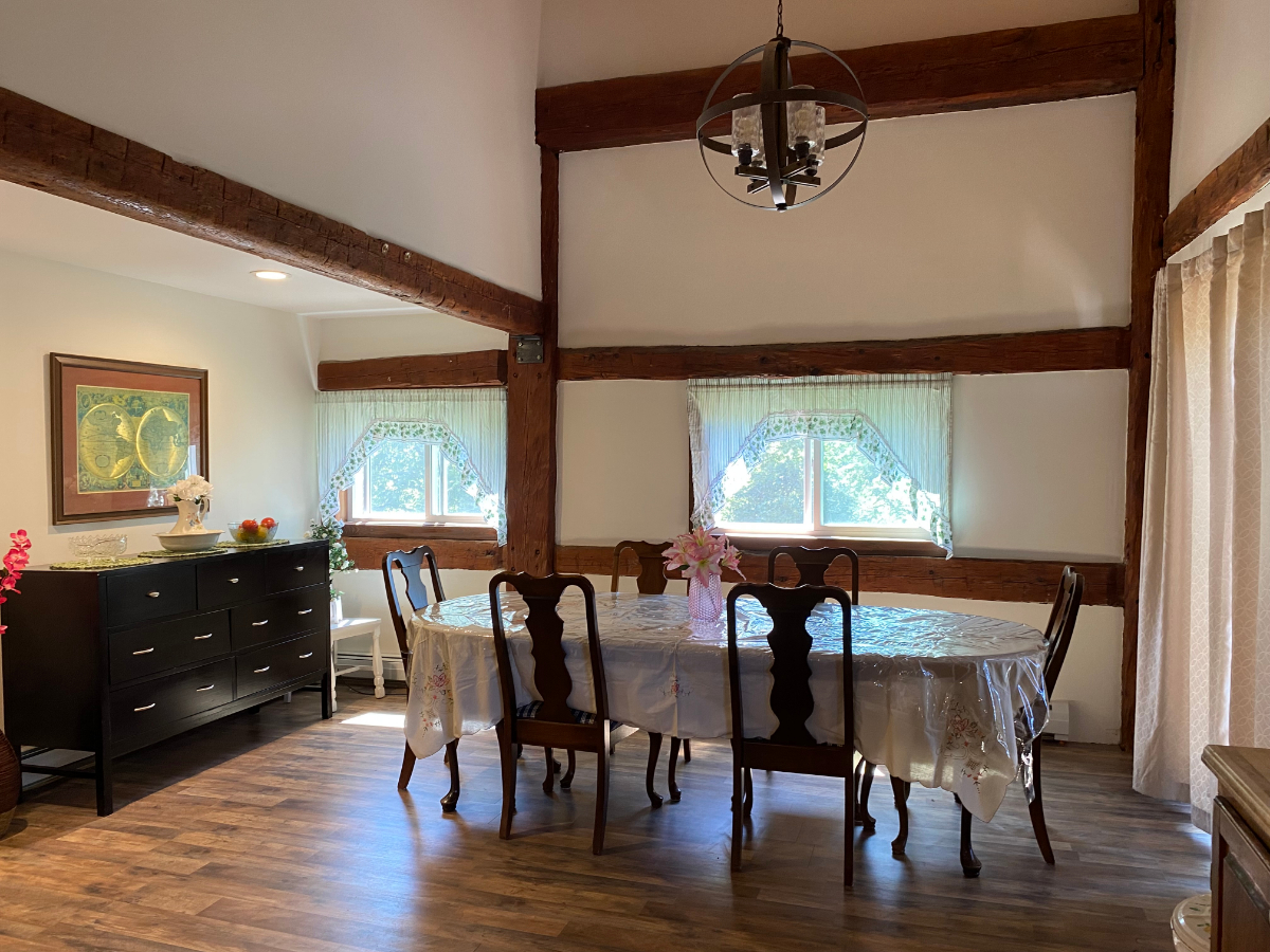 Large 4 Bedroom, 2.5 Bath Apartment in converted Barn on the River - Photo 9