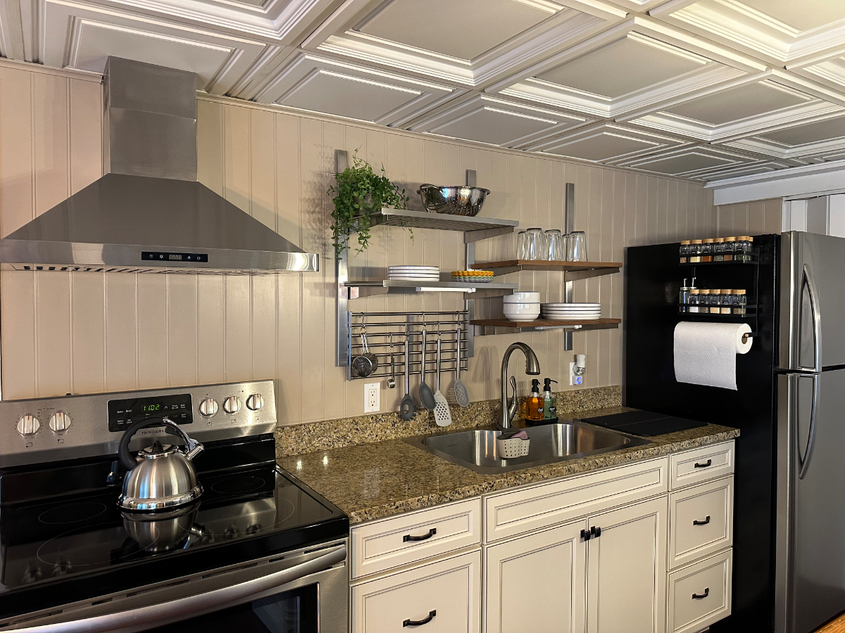 Exclusive Retreat Luxuriously Private Apartment Oasis with Customizable Workspace, Serene Backyard,  - Photo 5