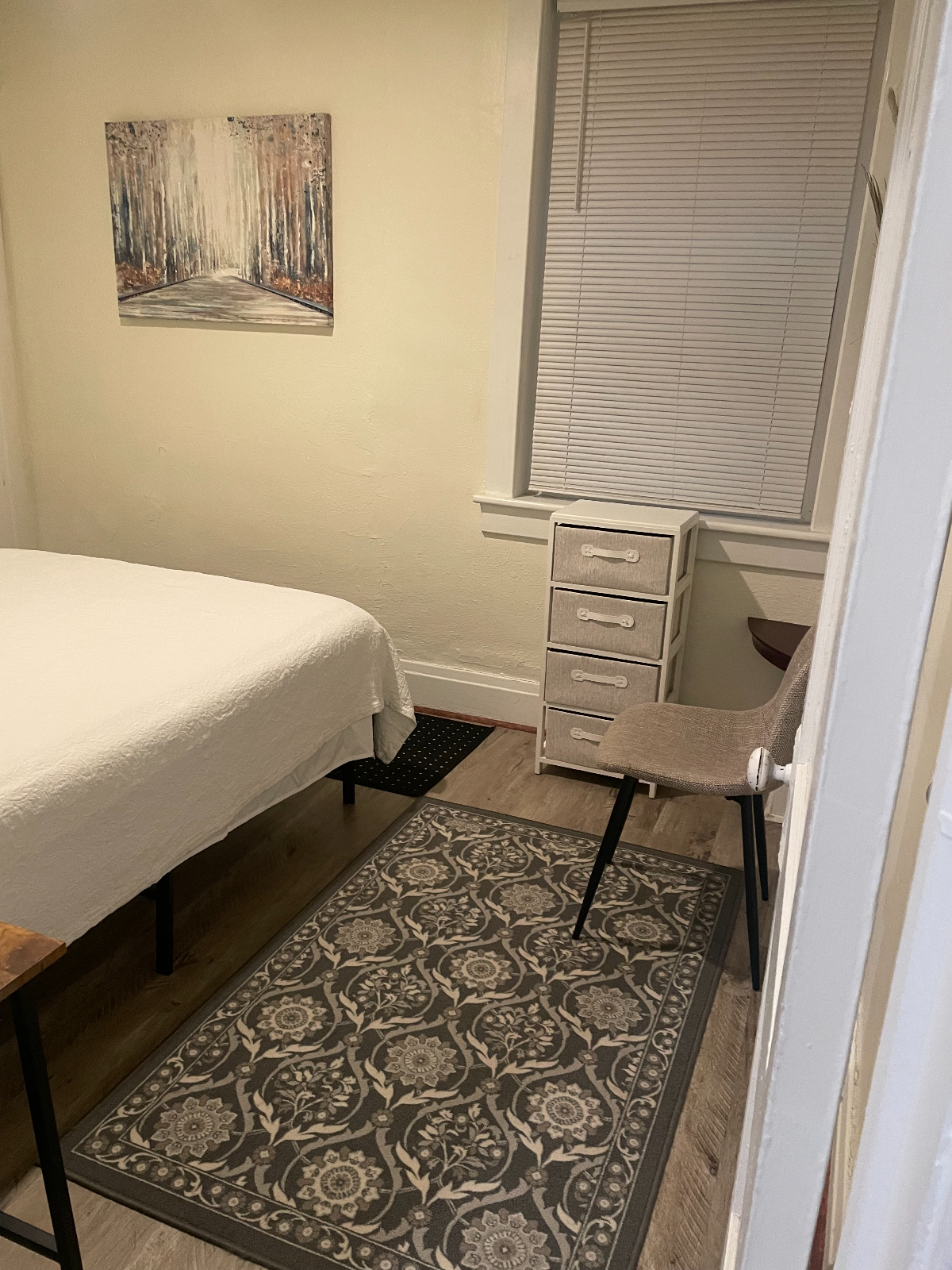 Cozy One Bedroom Apartment  on the first floor. - Photo 10