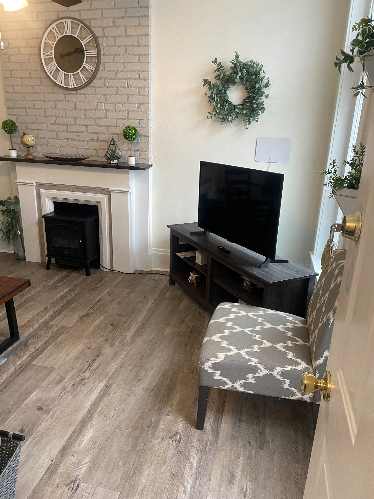 Cozy One Bedroom Apartment  on the first floor. - Photo 6