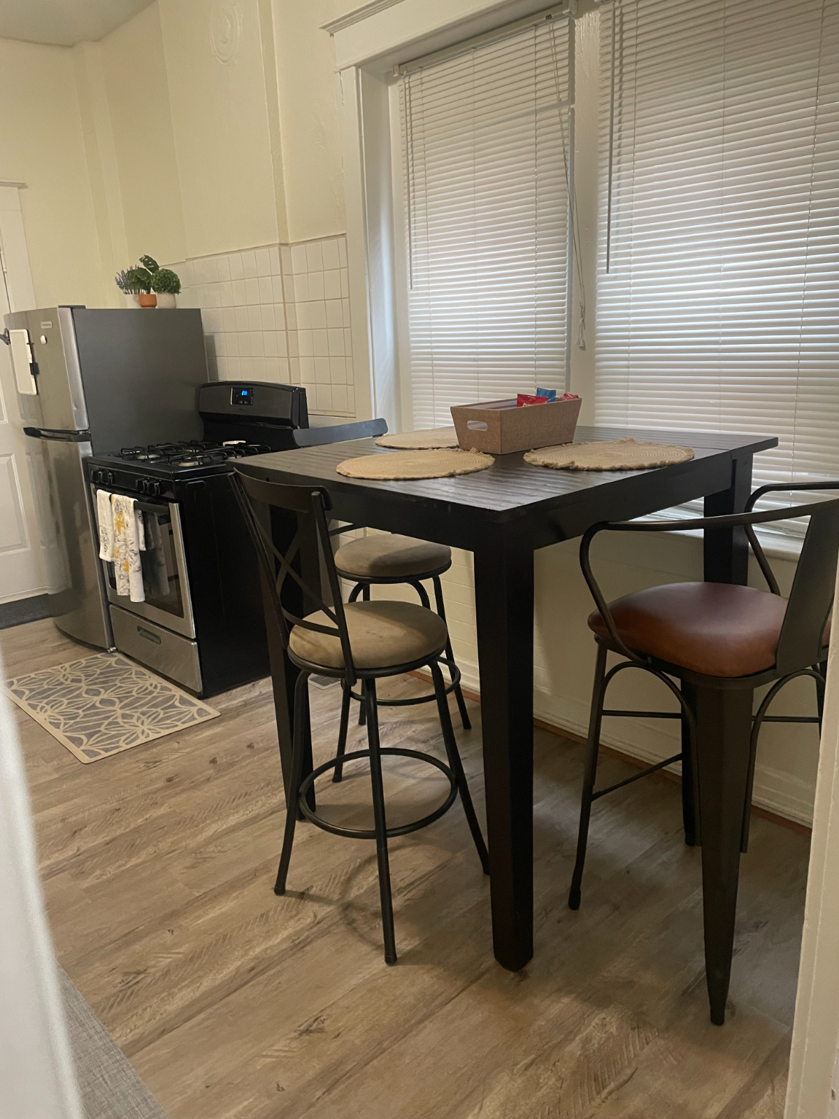Cozy One Bedroom Apartment  on the first floor. - Photo 7