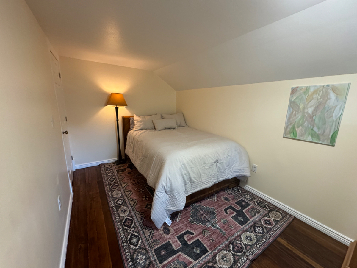 Newly Remodeled, w/Laundry, All Utilities Included - Photo 2