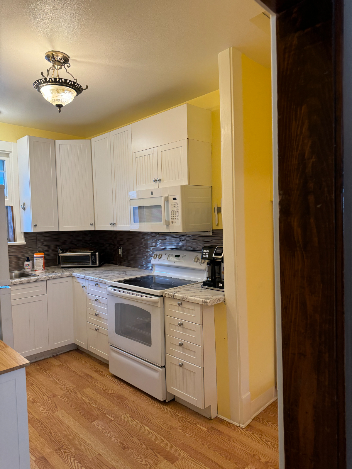 Newly Remodeled, w/Laundry, All Utilities Included - Photo 8