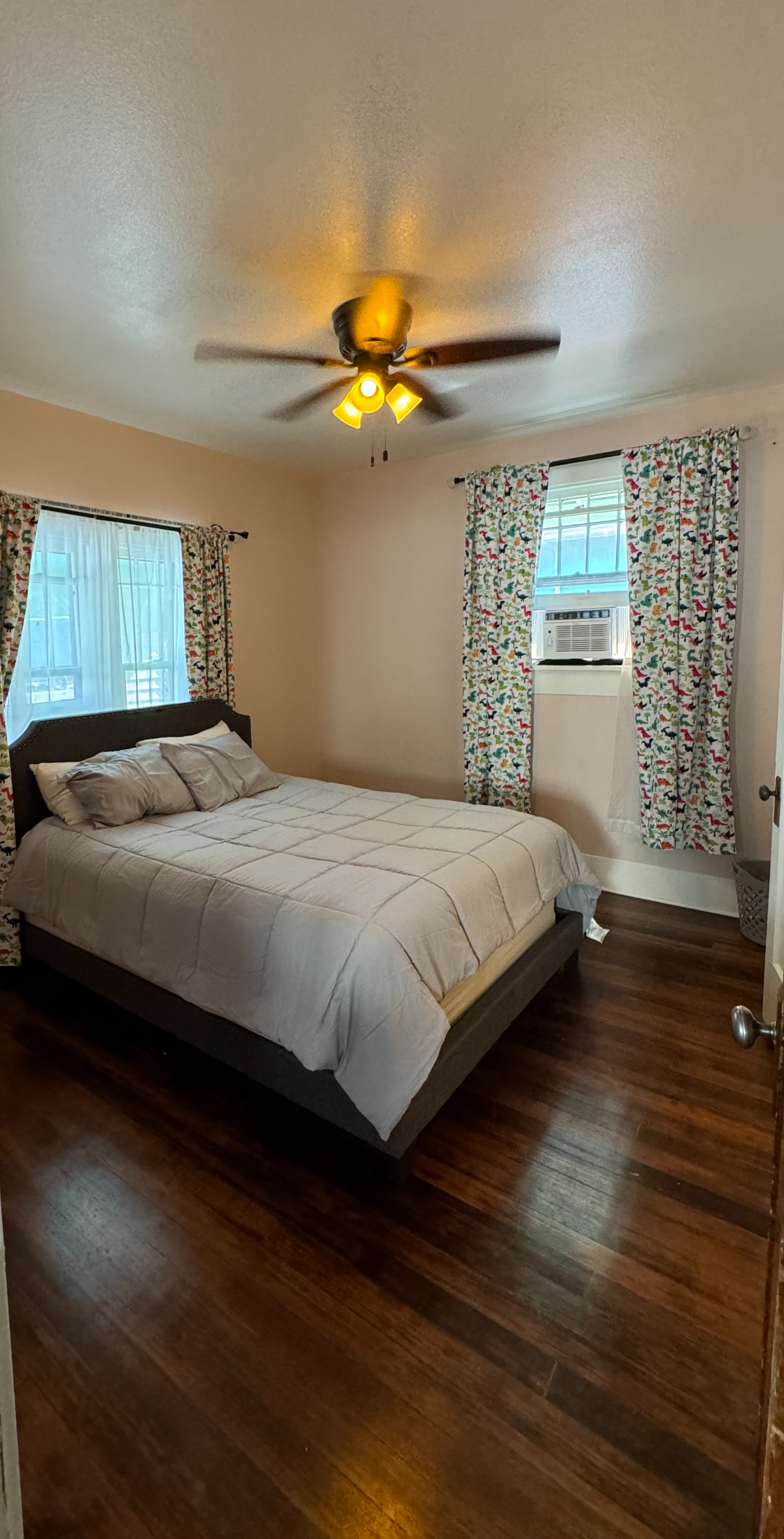Newly Remodeled, w/Laundry, All Utilities Included - Photo 10