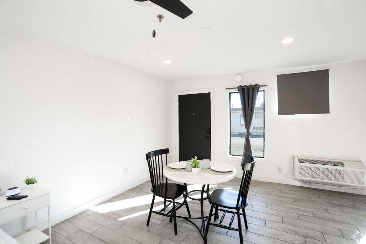 Clean, Modern, Renovated Studios at McAllen Apartments Unit 4 - Photo 4