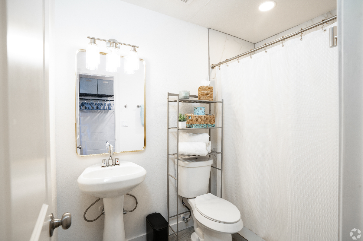 Clean, Modern, Renovated Studios at McAllen Apartments Unit 4 - Photo 5