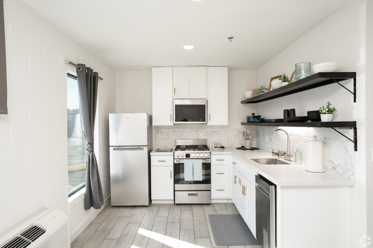 Clean, Modern, Renovated Studios at McAllen Apartments Unit 4 - Photo 3