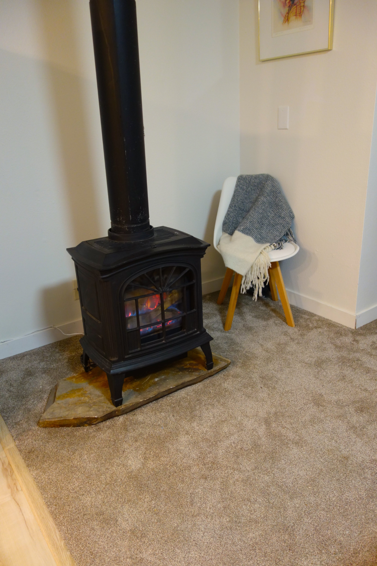 Westside home - Spacious 2 Bdrm - includes an Office, Den & Garage - Photo 3