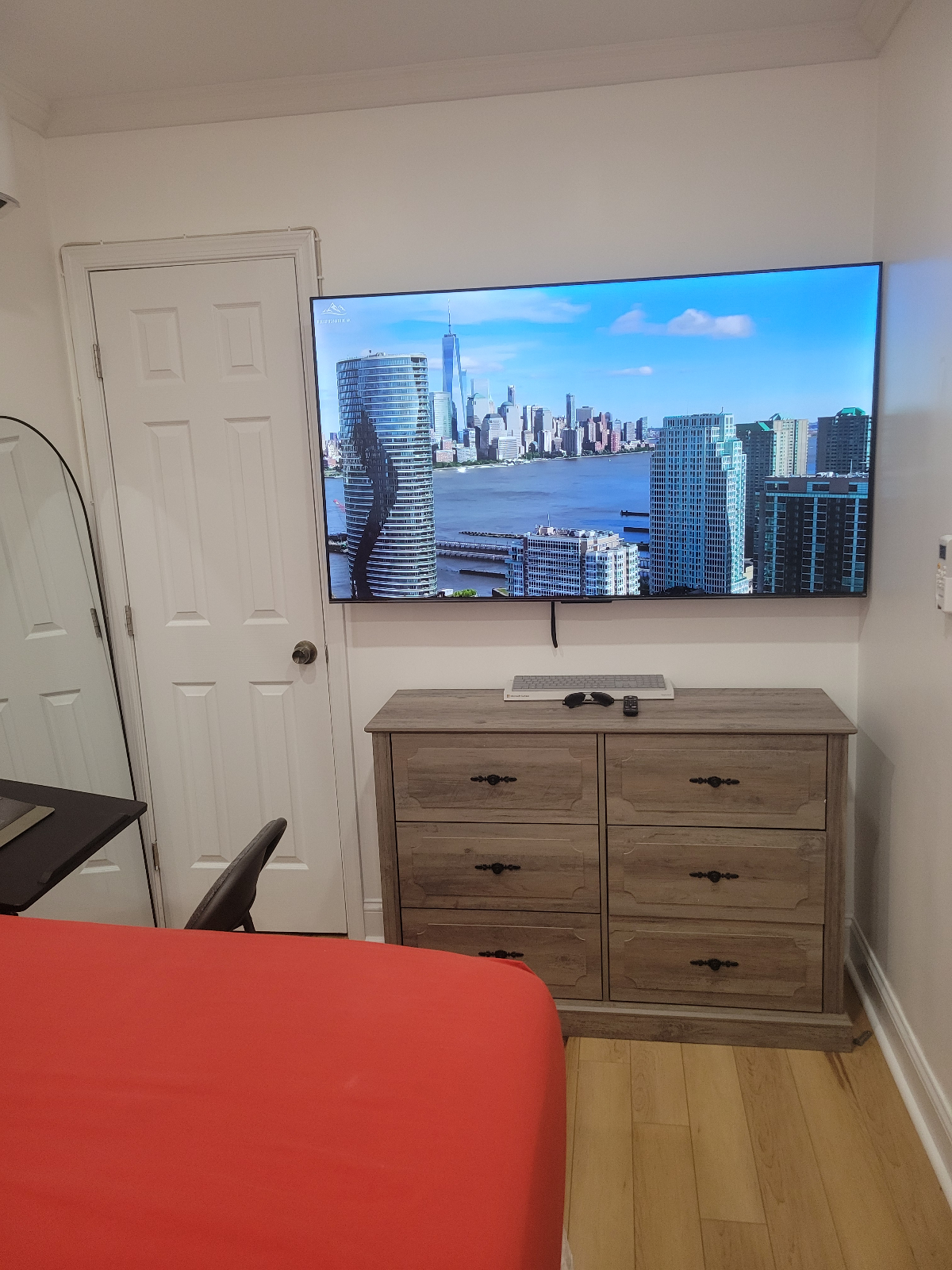 Brooklyn Luxury Room1 - Photo 1