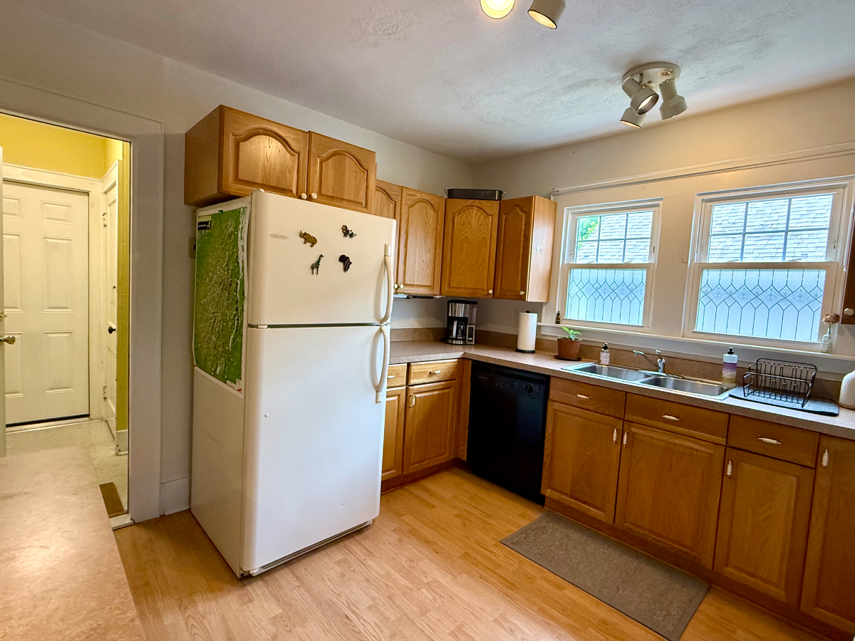 Beautiful & Spacious 2-Bedroom Apartment in Eastwood - Photo 5