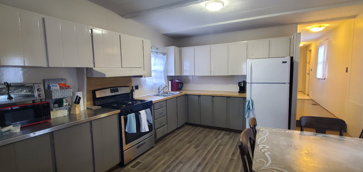 Modern Charm Downtown Casper Fully Furnished 2 Bed, 1 Bath Haven in Prime Location - Photo 7