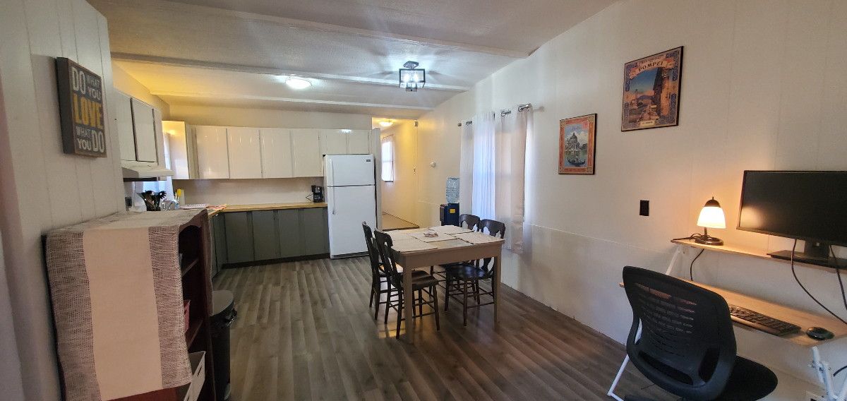 Modern Charm Downtown Casper Fully Furnished 2 Bed, 1 Bath Haven in Prime Location - Photo 6