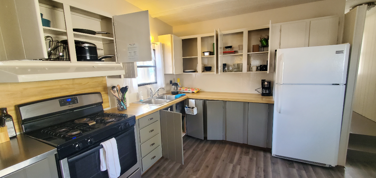 Modern Charm Downtown Casper Fully Furnished 2 Bed, 1 Bath Haven in Prime Location - Photo 11
