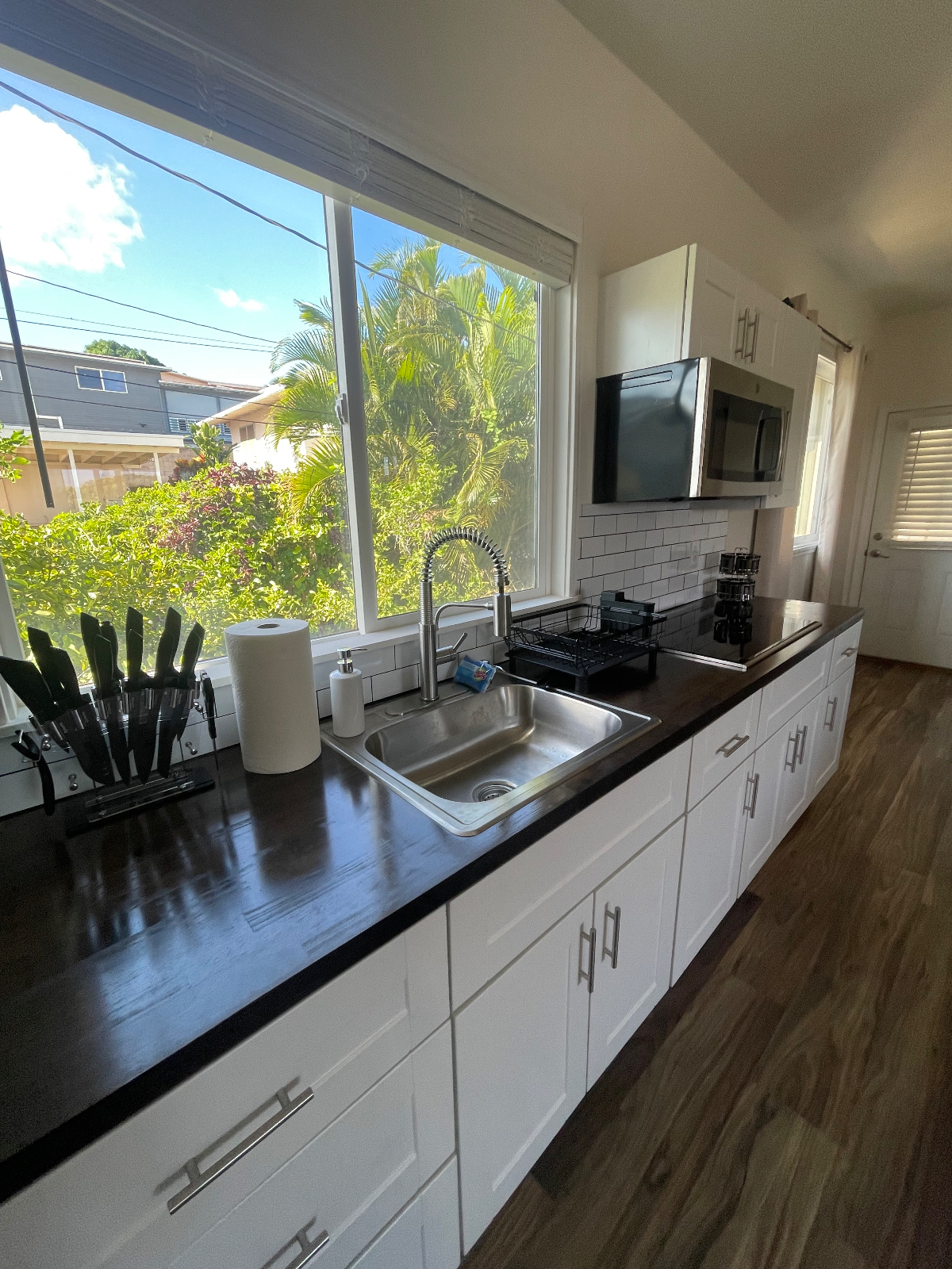 Modern Studio with Private Lanai