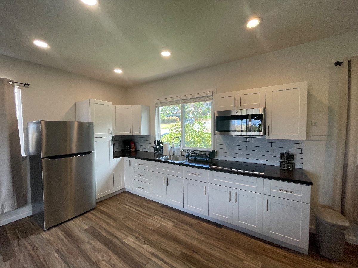 Modern Studio with Private Lanai - Photo 3