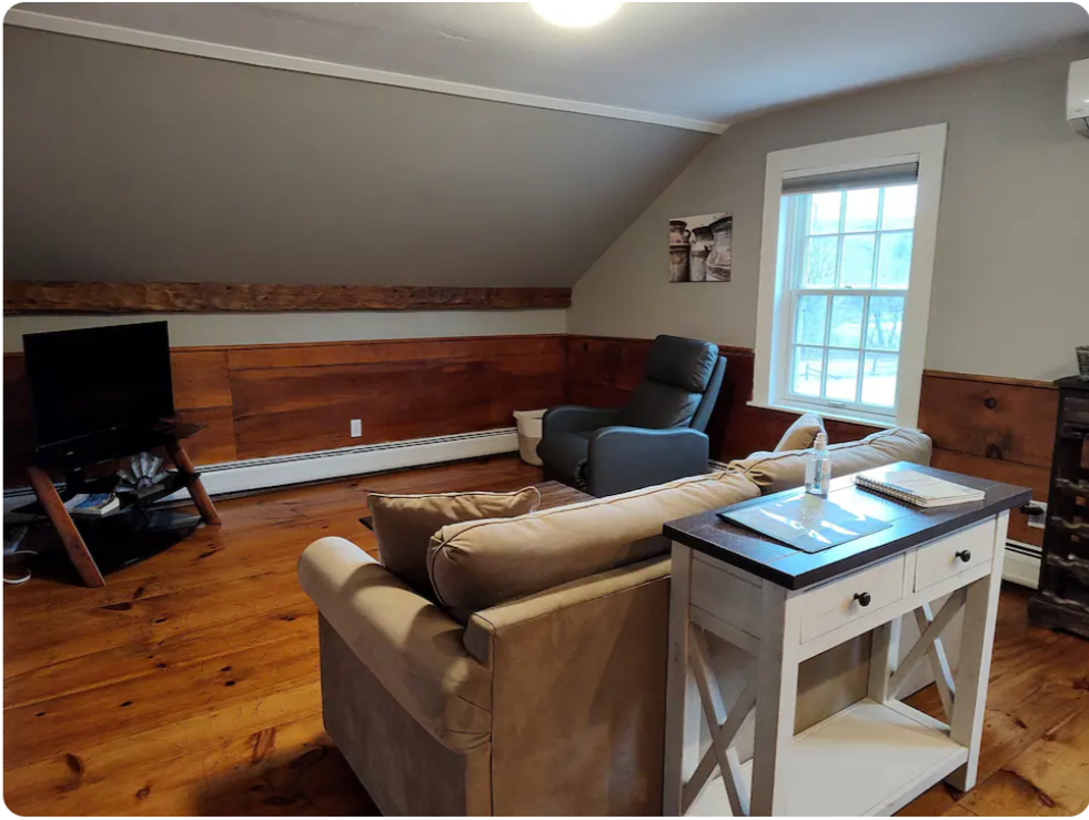 Charming Farmhouse 2 bedroom - Photo 1