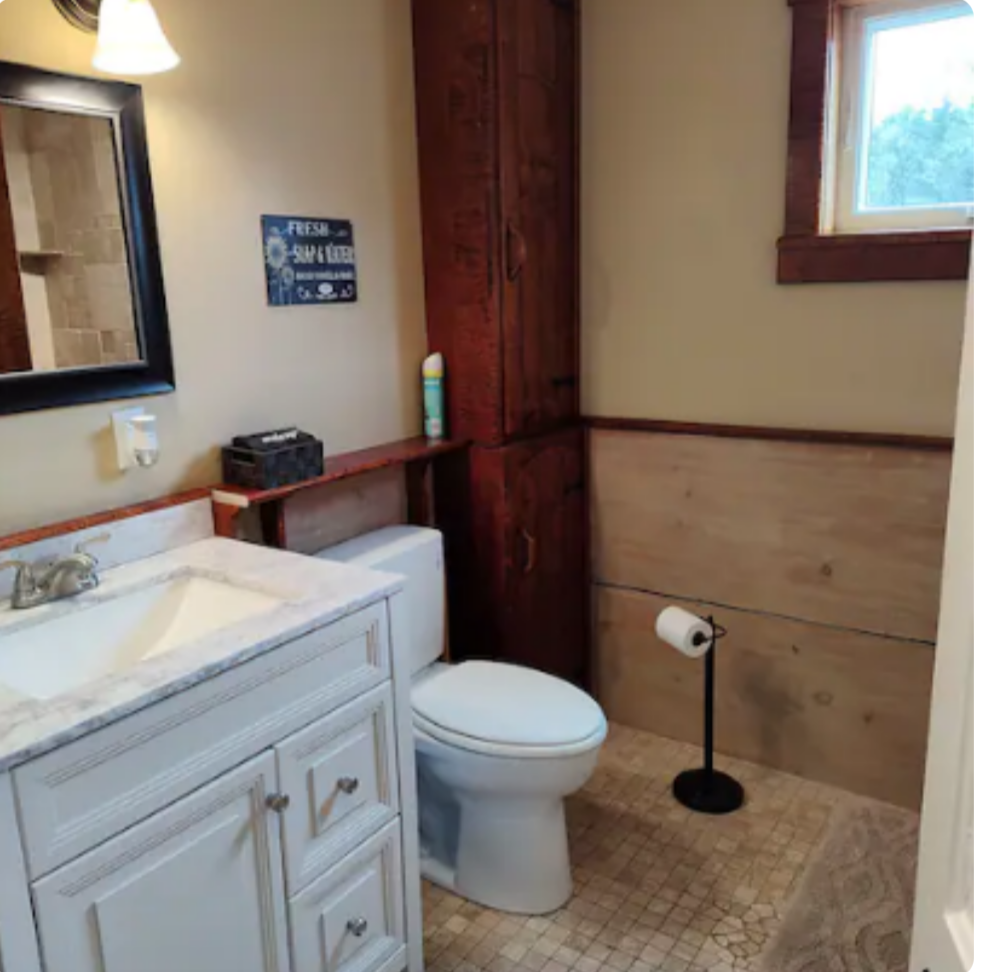 Charming Farmhouse 2 bedroom - Photo 2