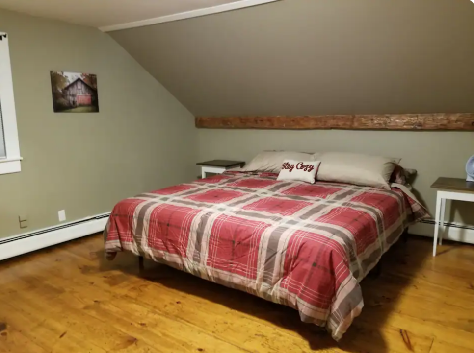Charming Farmhouse 2 bedroom - Photo 4