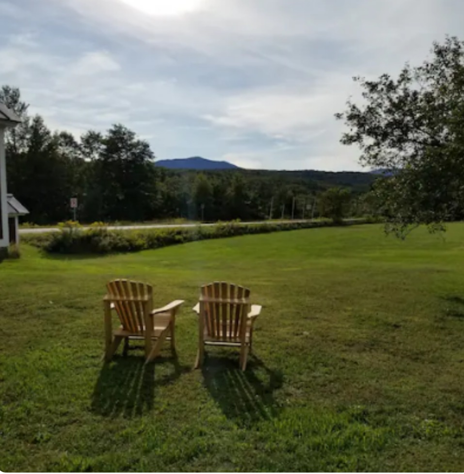 Charming Farmhouse 2 bedroom - Photo 3