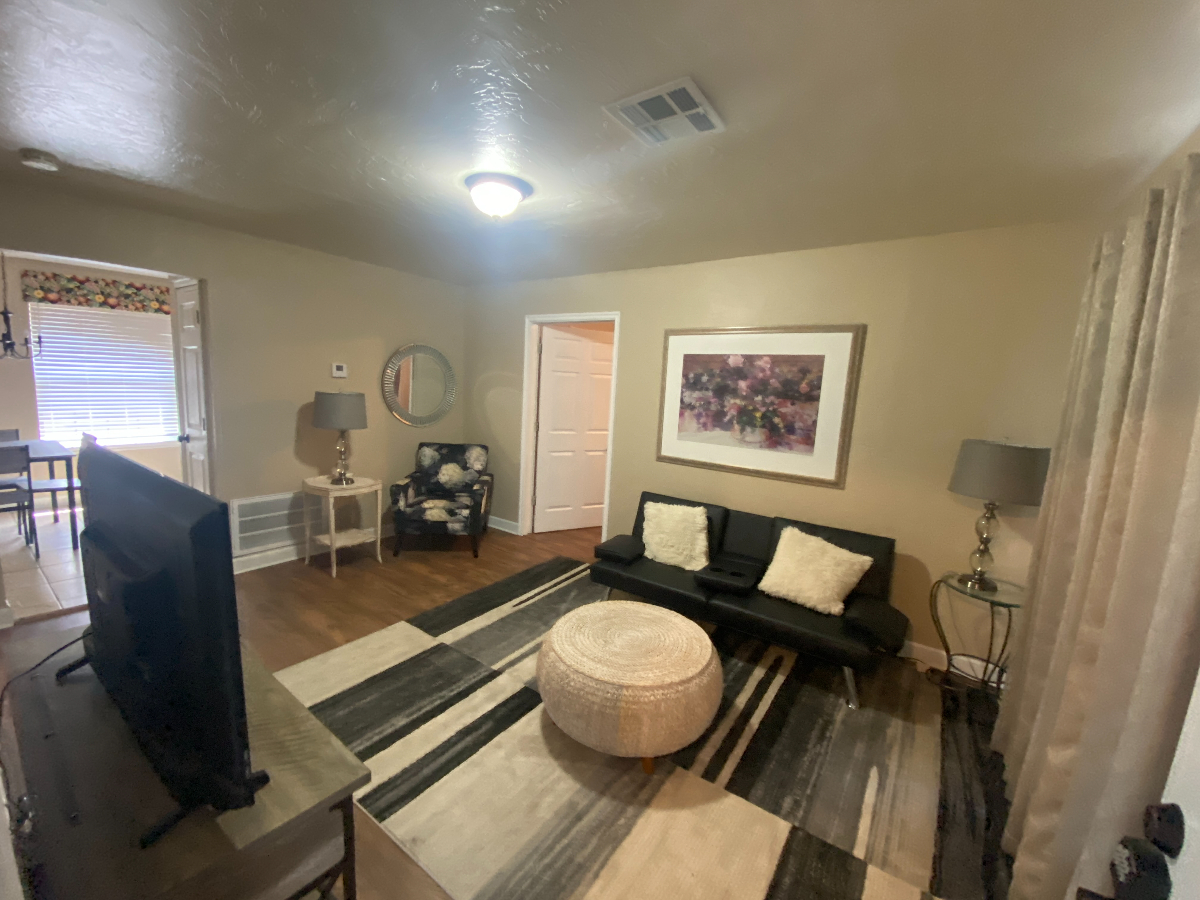 Newly updated furnished 1 bed apartment in...