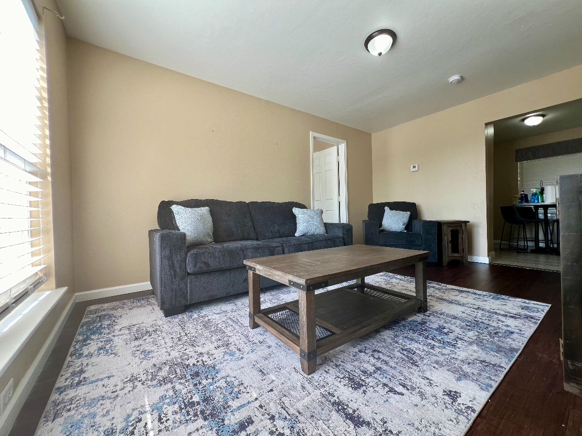 Newly updated furnished 1 bed apartment in...