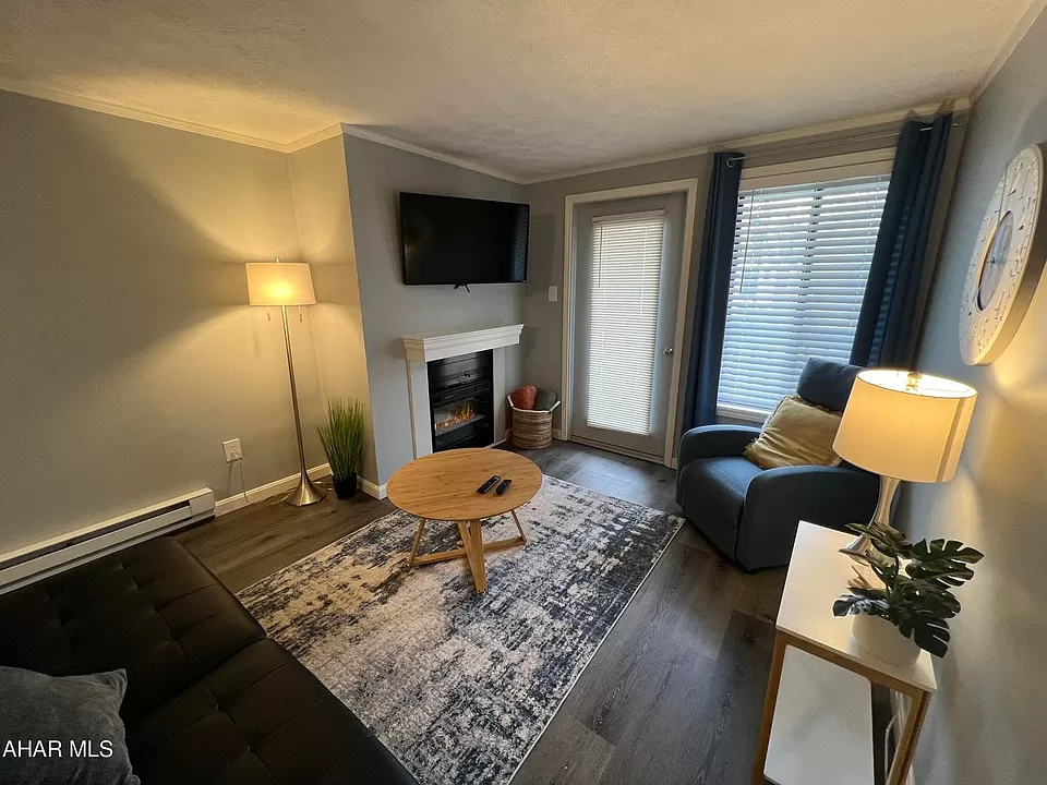 Modern Furnished 2 Bed/2 Bath Condo 2nd Floor