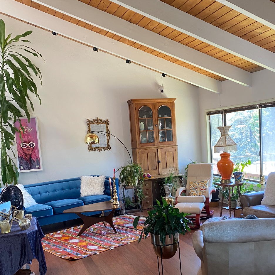 Photo inspiration: Visual Reference: Quiet House Near Hospitals With Hottub And Pool Availability