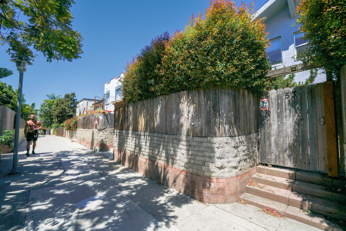 2 Br Venice Craftsman Bungalow next to Beach - Parking Included - Photo 5