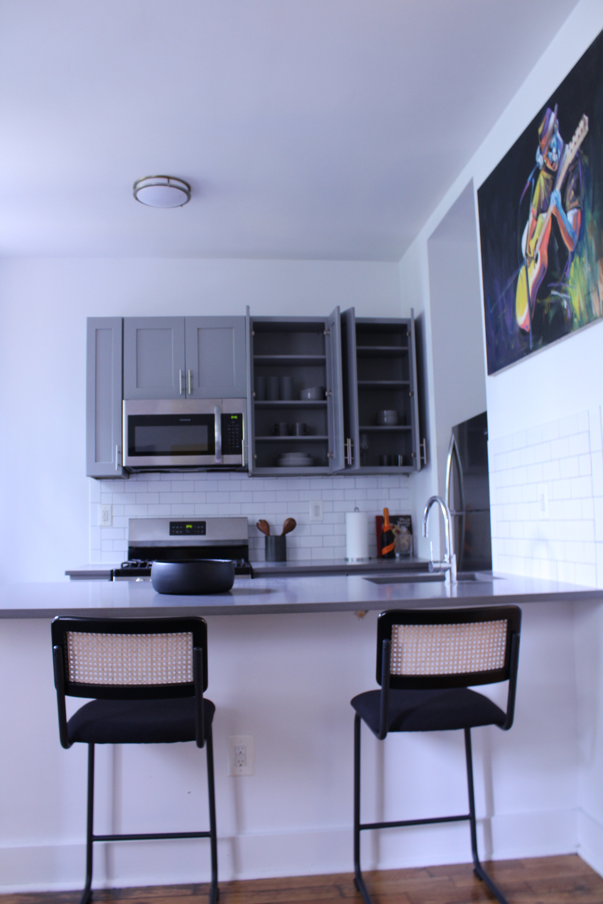 Artsy Apartment near Yankee Stadium - Photo 3